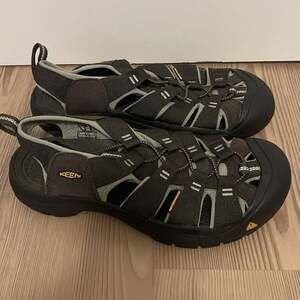 KEEN Men's Newport H2 Waterproof Hiking Sandals in Black Sz 10.5